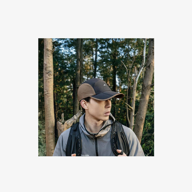 Lightweight folding baseball cap