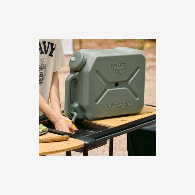 Outdoor Water Tank with Tap