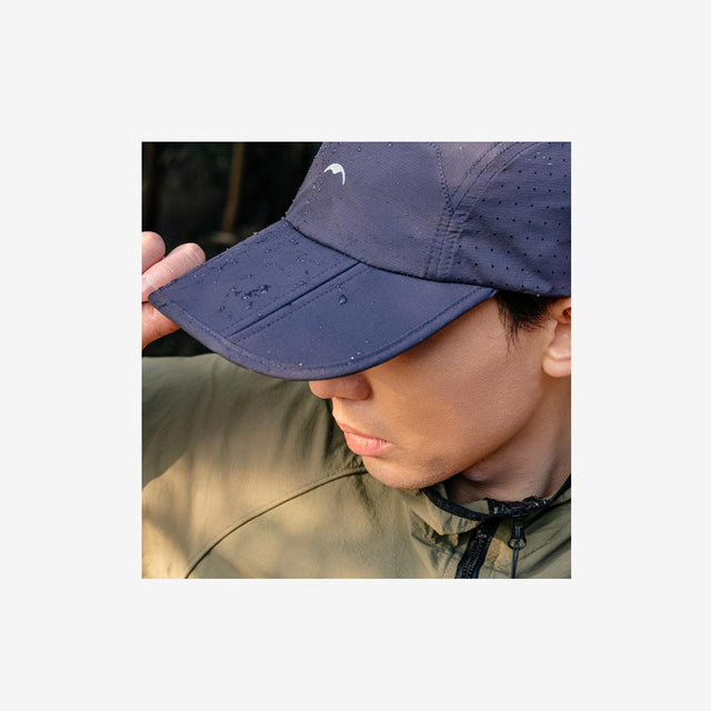 Lightweight folding baseball cap